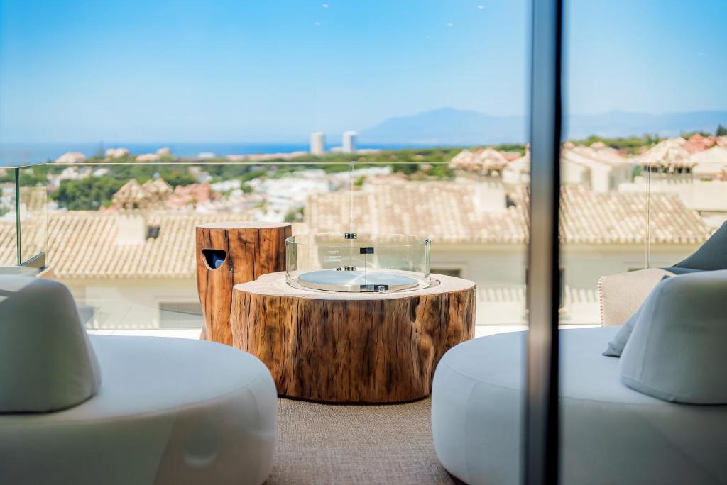 Villa Vida - Luxury Panorama Seaview Penthouse in Organic-Boho Design with Pool, Gym, Spa - 3