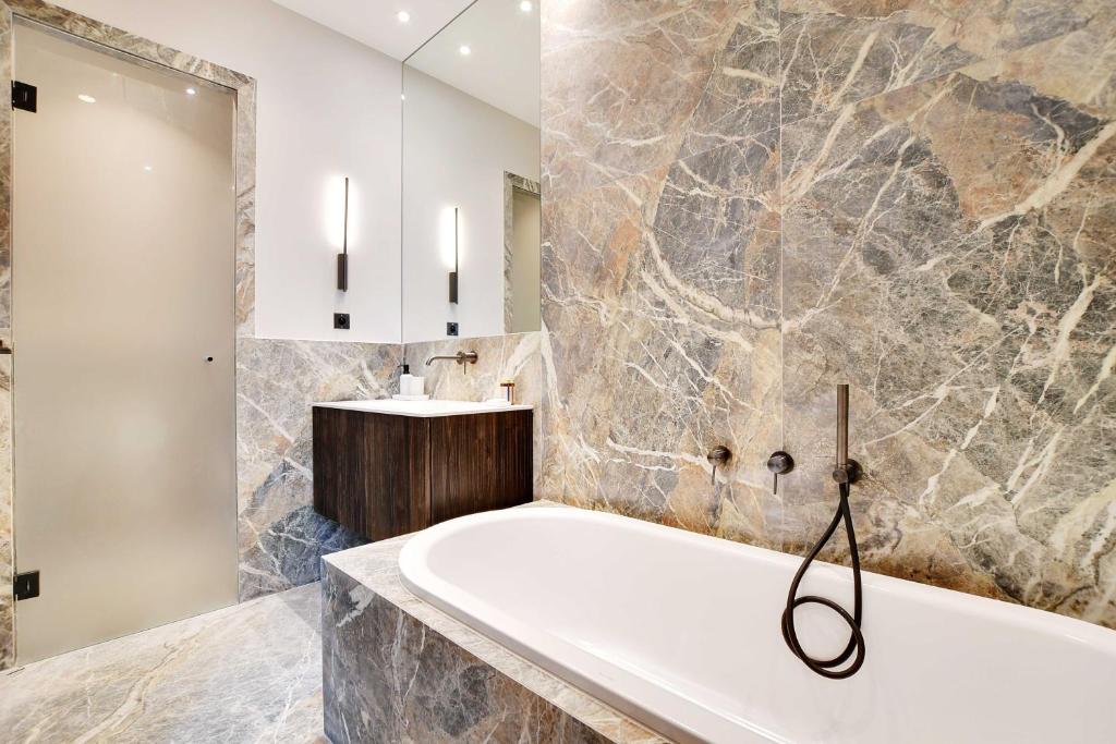 Luxury Apartment - 2BR-4P - GeorgeV-Champs Elysees - 3