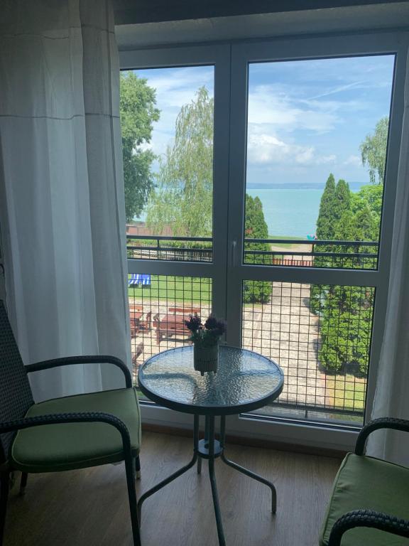 Sunset by the lake, Siófok