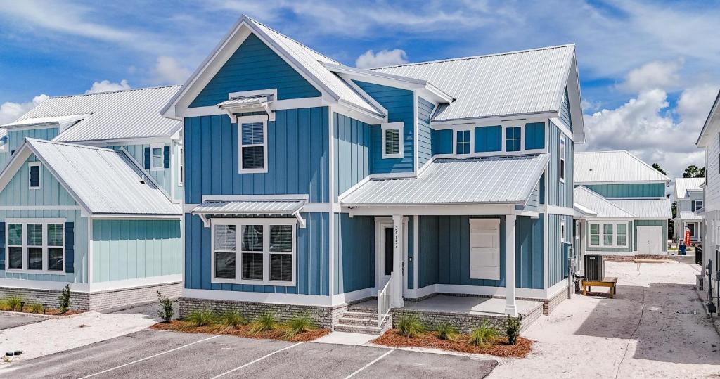 Skye Miles, Orange Beach