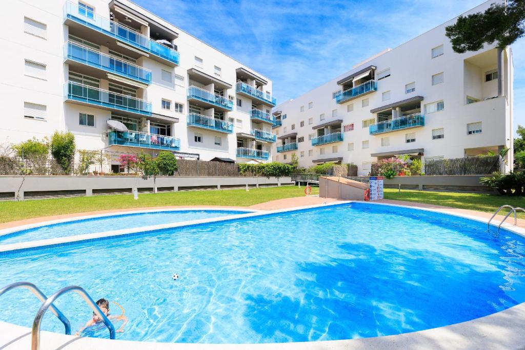 UHC GOLDEN PINEDA APARTMENTS - 1