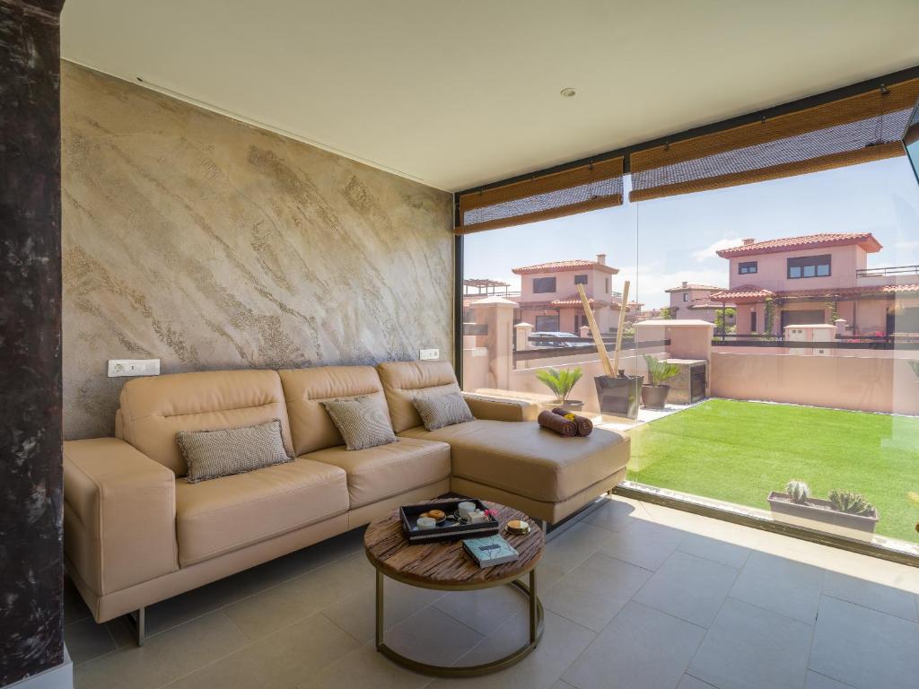 Giraud I - Luxury Modern villa next to the sea with jacuzzi & Pool - 5