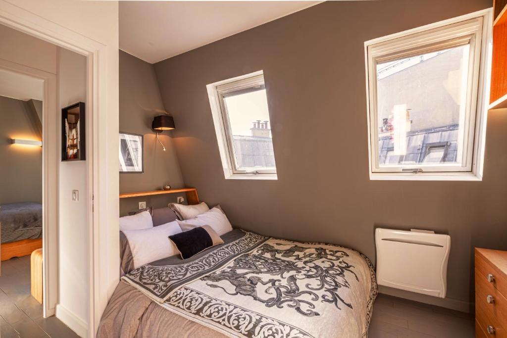 1min Walk From Champs Elysées - Avenue Montaigne - AC - Self-Checkin - Working Desk - 4