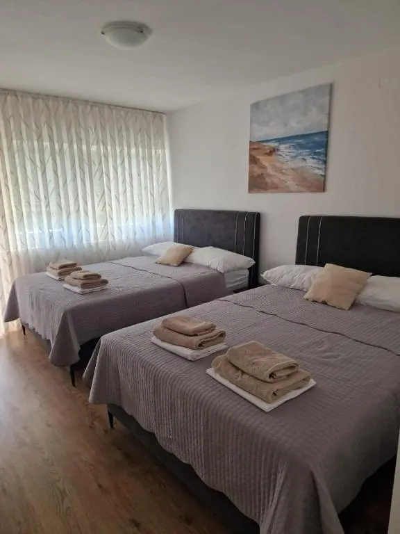 Hotel Riviera, Starigrad Paklenica，位于斯塔利格拉德-帕克利尼卡的酒店