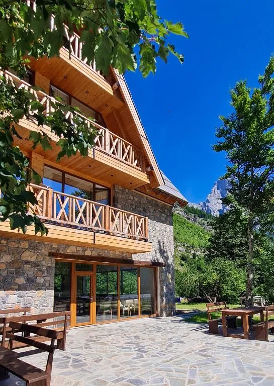 NeoKulla Hotel - Hikers Hive, hotel in Valbonë
