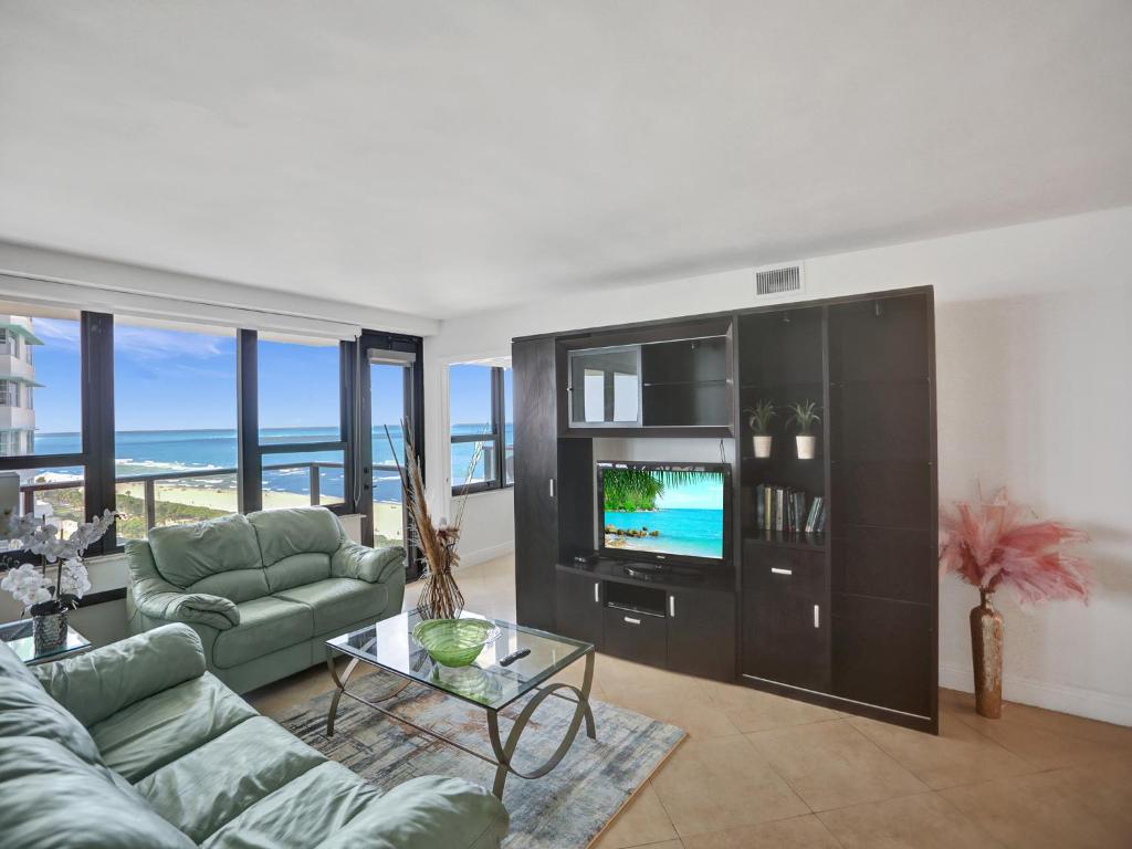 Modern Ocean View Condo Beach Service Unit 1206, Miami Beach