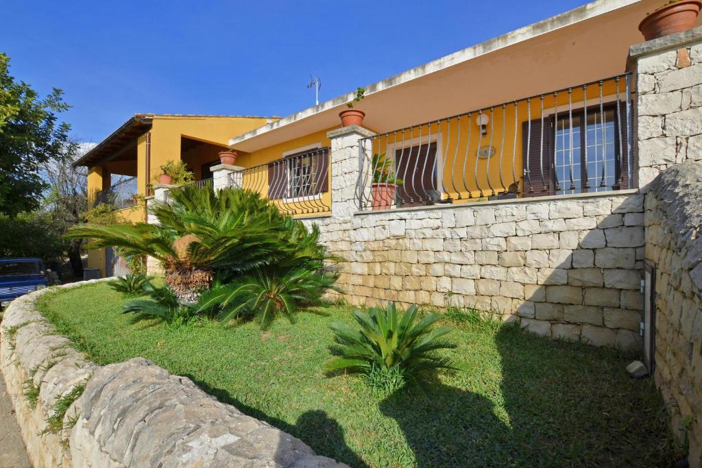 Villa Torres - Happy Rentals - 3