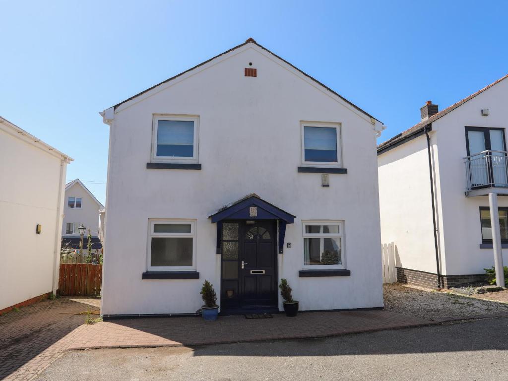 Seaside Sanctuary, Holyhead