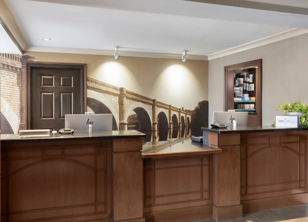 Staybridge Suites Indianapolis-Airport By IHG 外観