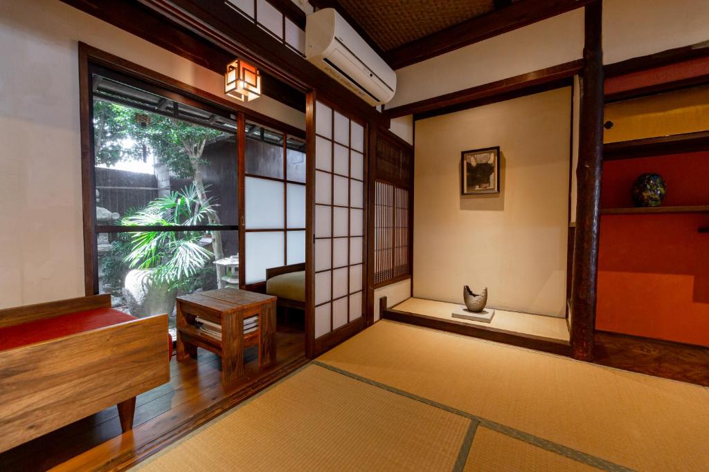 B&B Hachi