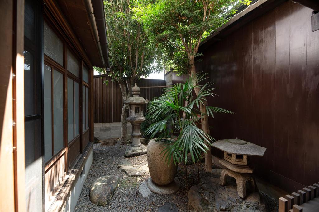 B&B Hachi
