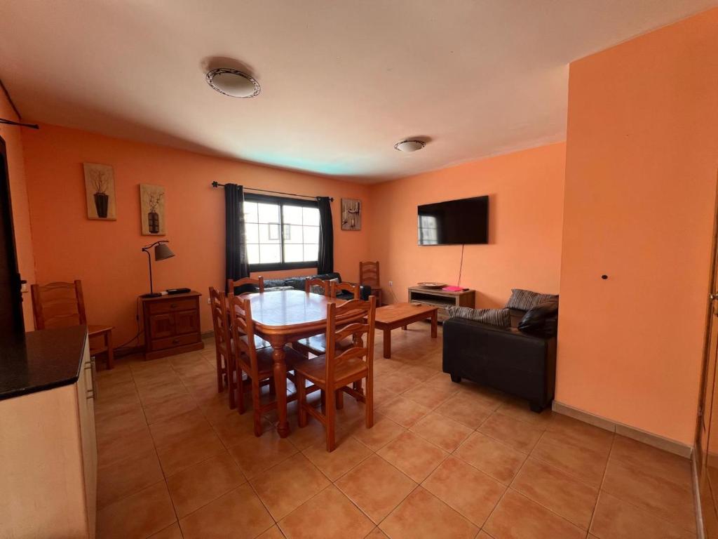 Shared lounge/TV area, BellaCasa 57 Royal Park Village in Fuerteventura
