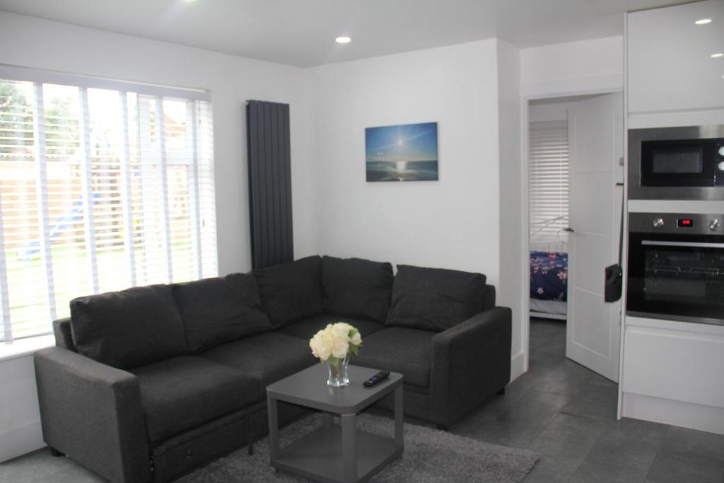 3 Bed house walking distance to Central line, Woodford Green