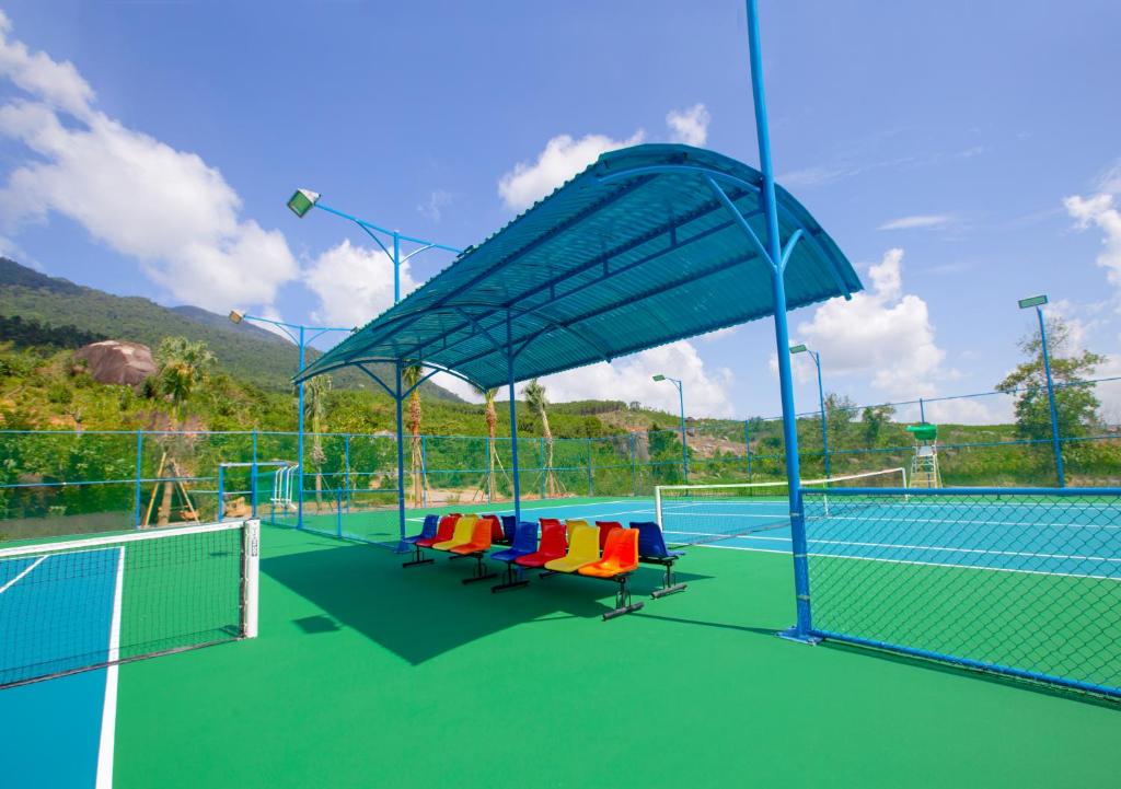 Tennis court