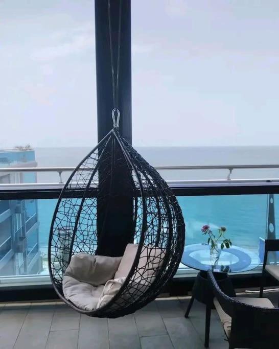 Квартира с отдельной спальней 1 линия Sea view, Batumi