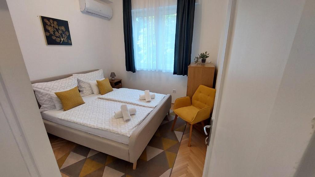 Comfy and stylish jewelry box, Budapest