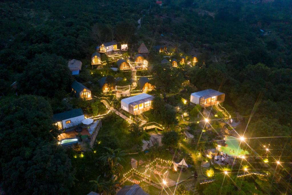 LONG HILL Bãi Xếp Resort &#038; Spa