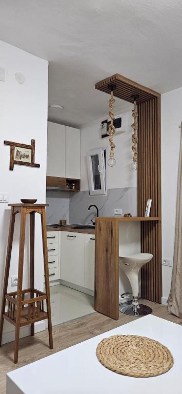 Apartman Olivera, Sutomore