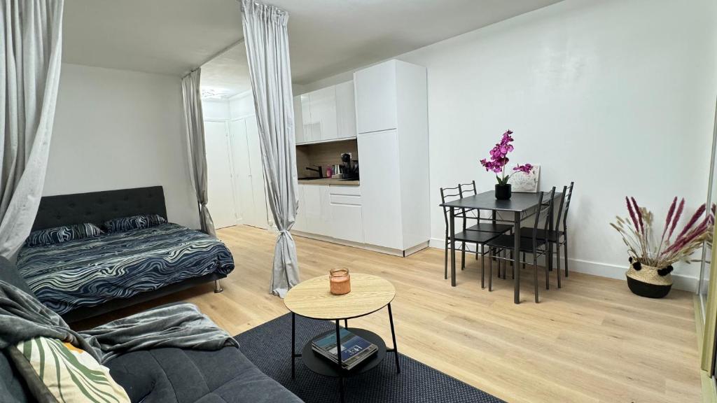 Apt Juan-les-Pins Clim-Plage 200m -Piscine - 4