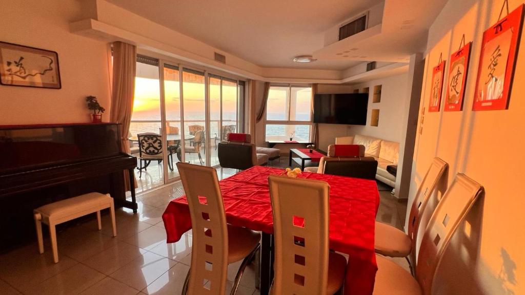 Beach Front Apartment Panoramic View High Level With Parking and More, Bat Jam