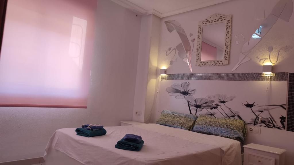 Apartamentos varios con 2 dorm en Marina Dor , la playa de Amplaries 47 , vista lateral al mar - 2