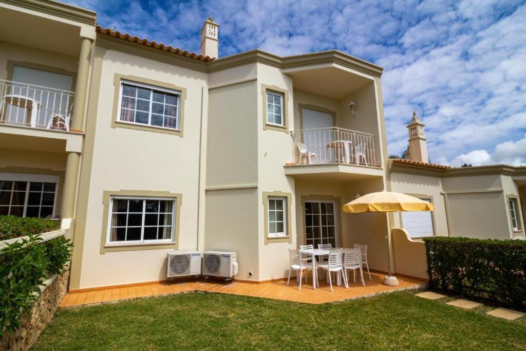 Vila do Castelo — Hotel building in Albufeira, Faro