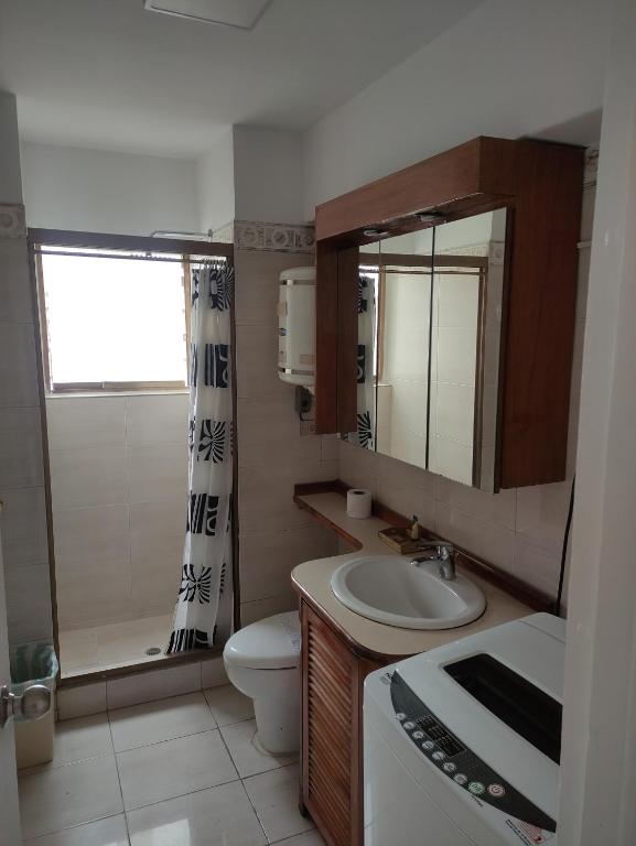Apartamento cerca del Boulevard de Sabana Grande y zona comercial - 4