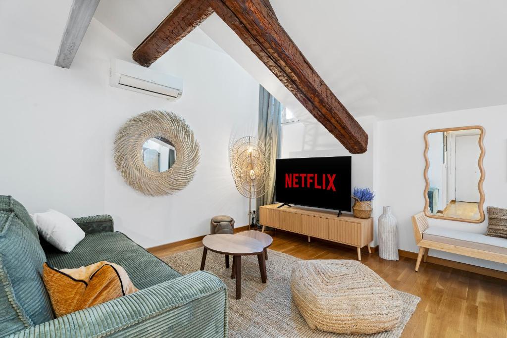 Nice Renting - 3 MASSENA - Chic Escape Luxury Duplex Place Massena - 3