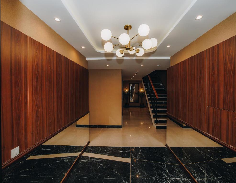 Apartment 212 - 5