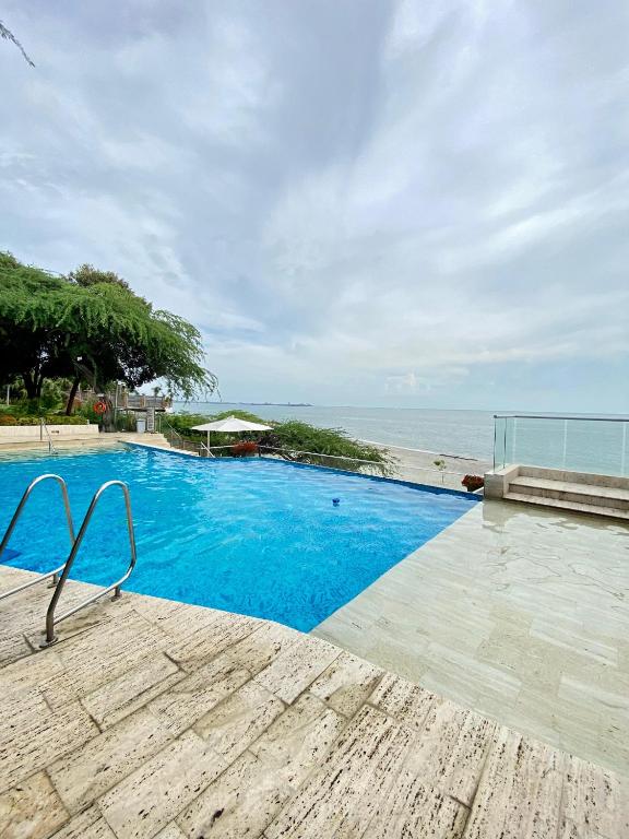 Exclusiva Villa con Salida al Mar - 3