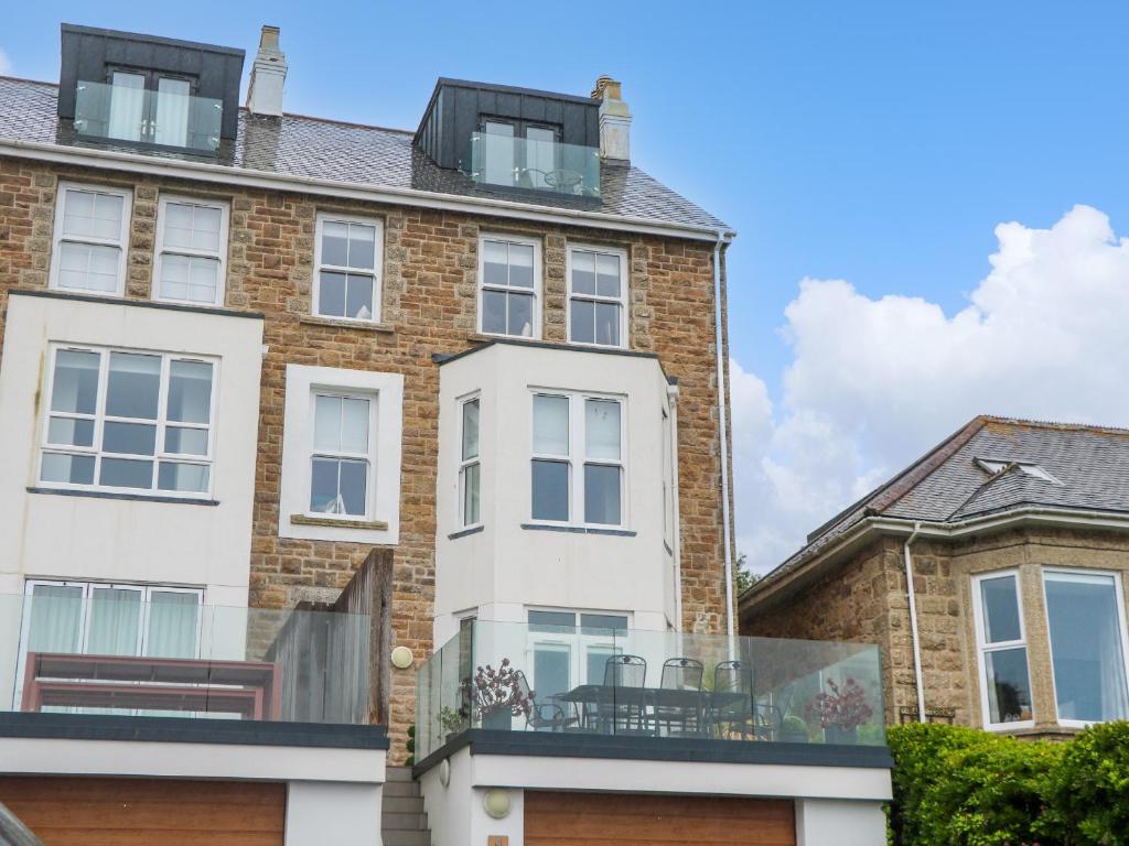 Amelia's Point, St Ives