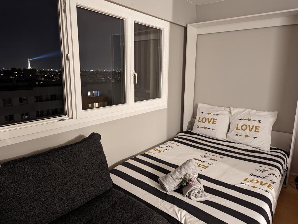 Charming Studio with Eiffel View - 5