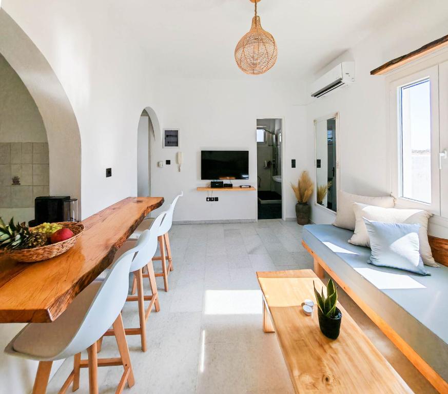Paraga Suites, Naxos