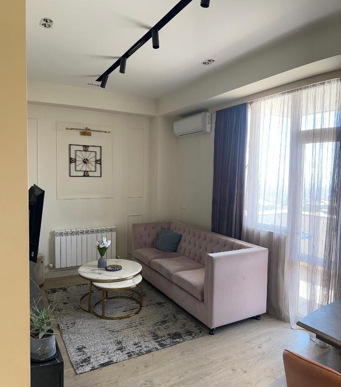 Two balcony apartment in Yerevan, Jerevan