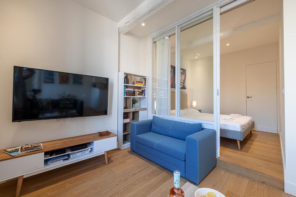 Apartment Matisse 100m Near The Sea - Happy Rentals - 2
