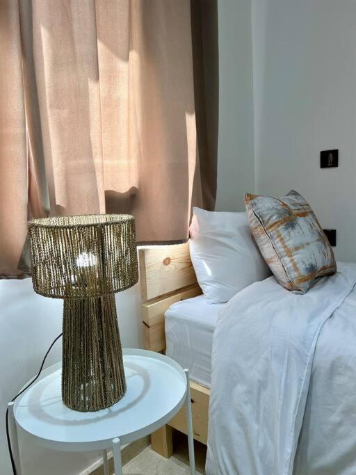 Charming Apartment on the Beach, As-Sawíra