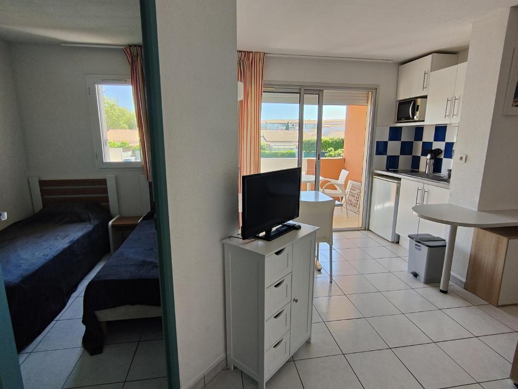 Appartement Bord de Mer - Climatisation, Balcon, Parking et Piscine - FR-1-801-3 - 1