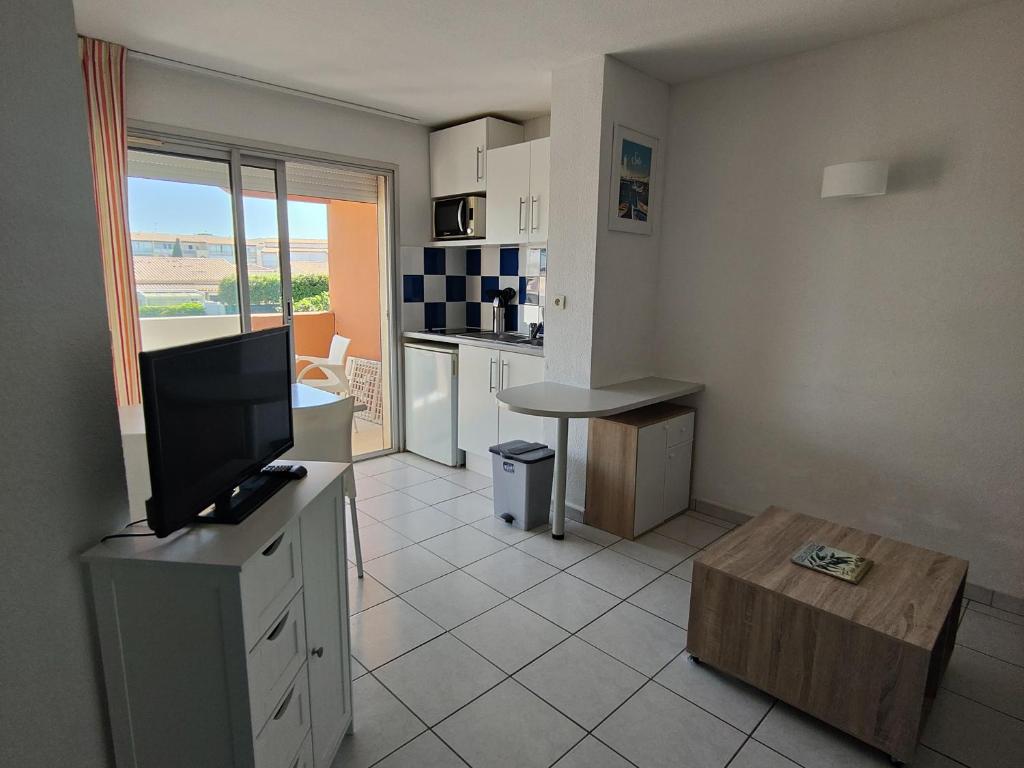Appartement Bord de Mer - Climatisation, Balcon, Parking et Piscine - FR-1-801-3 - 4