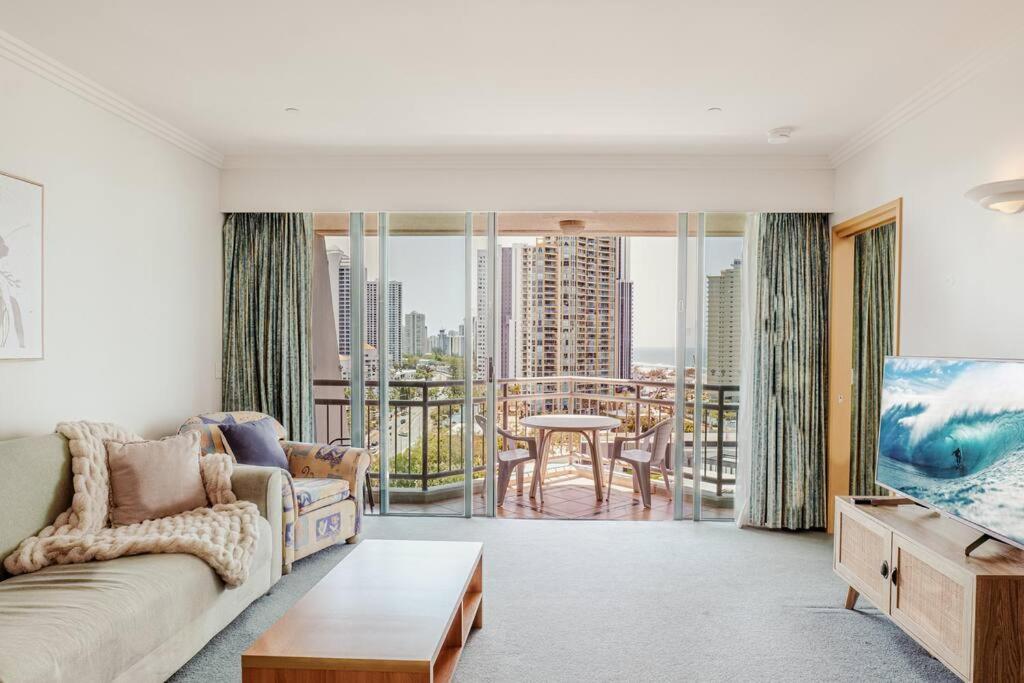 Lagoon Splash - Perfect Family Surfers Apartment, Gold Coast