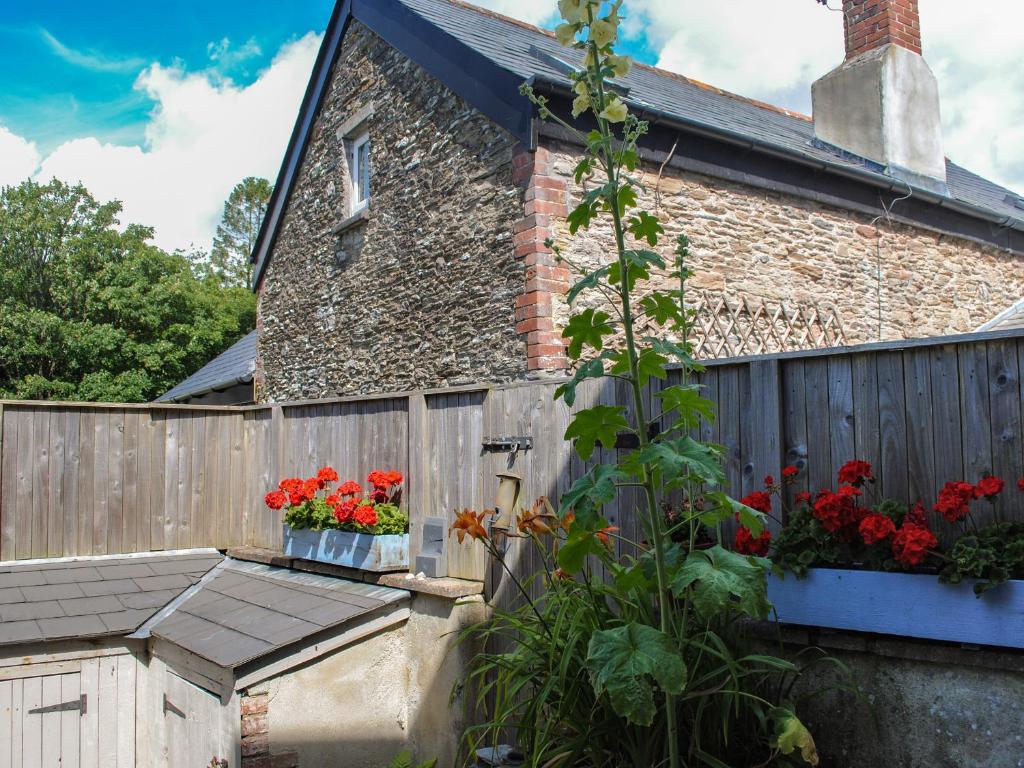 2 Court Cottages, Aveton Gifford photo 8