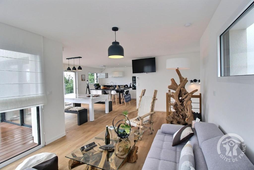 Le menhir, Pleumeur-Bodou