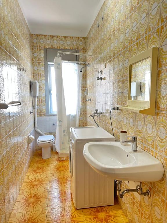 YELLOW HOUSE - 4