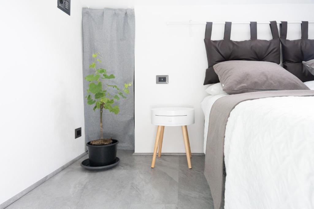 VOLCANO'S SUITE - UVA - The First Sustainable Eco - Chic Suite in Sicily - Room - 3