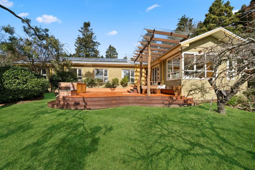 Maylee Grove, Blackheath