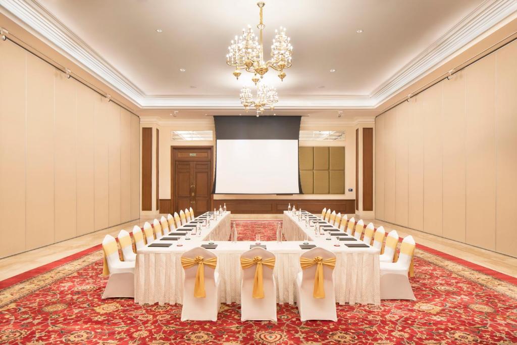 Banquet hall