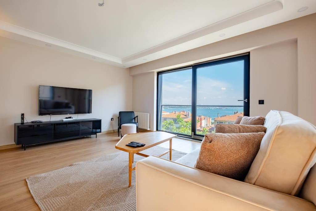 Bosphorus View with 2 Bedrooms, Istanbul