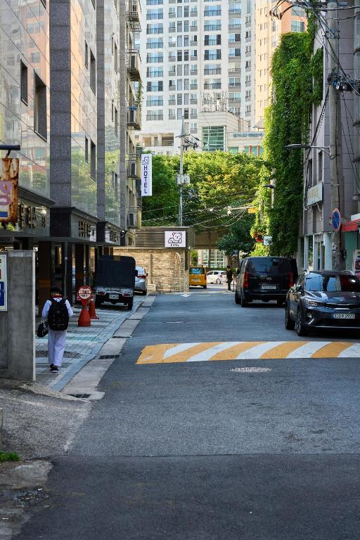 Hyuzen Hotel – 휴젠