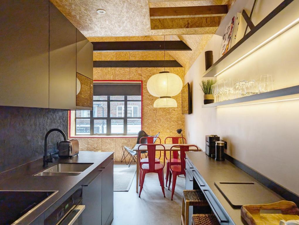 The Apartment, Selsey