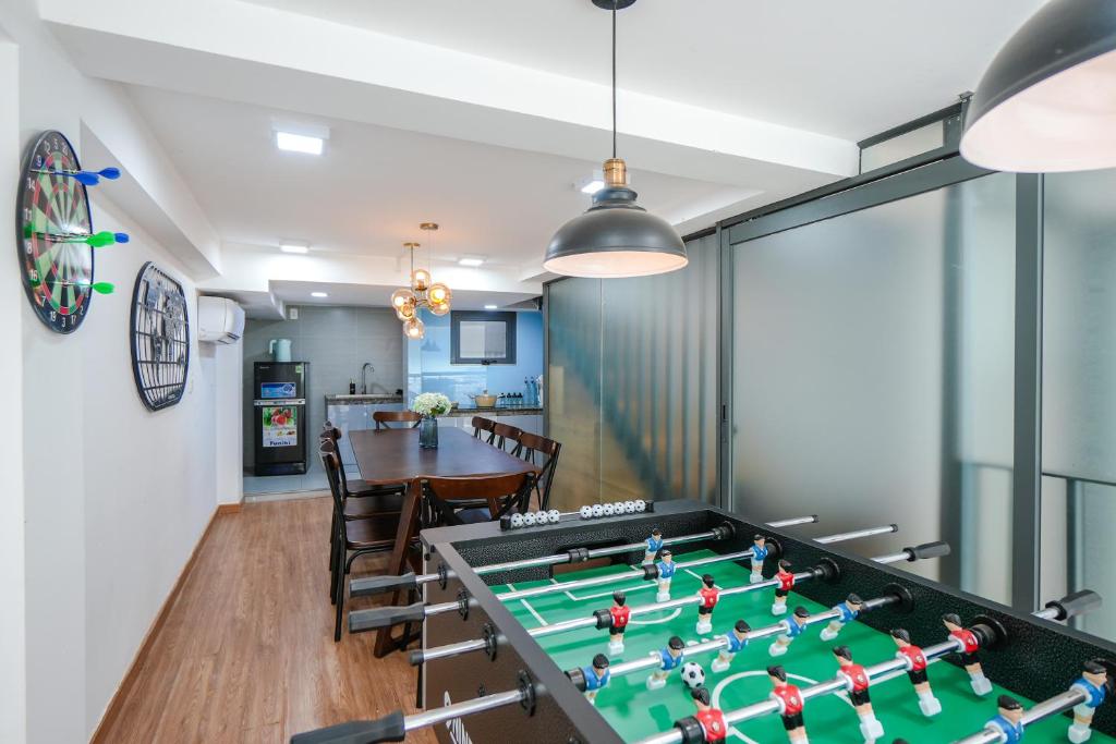 Luong Huu Khanh Homestay kitchen and games room