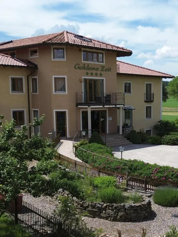Naturhotel Goldene Zeit，位于Georgenberg的酒店